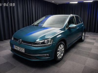 Mörkgrön Begagnad 2017 VW Golf VII Halvkombi | 162 900 kr (Marknadspris)