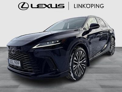 Mörkblå Begagnad 2023 Lexus RX450h+ Executive Line SUV | 669 000 kr (Superpris)