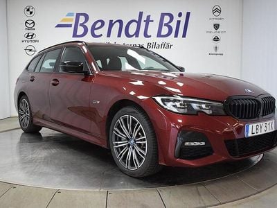 Röd Begagnad 2022 BMW 330e M Sport Kombi | 279 900 kr (Bra pris)