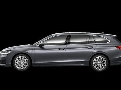 Grå Begagnad 2024 Skoda Superb Selection Kombi | 469 900 kr (Dyr)