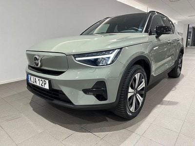 Grön Begagnad 2022 Volvo XC40 Core SUV | 349 500 kr (Superpris)