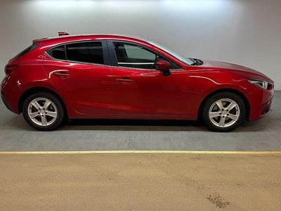 Röd Begagnad 2015 Mazda 3 Inclusive Halvkombi | 139 900 kr (Marknadspris)