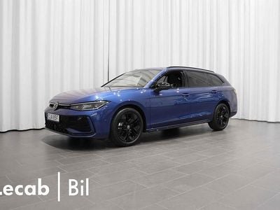 Begagnad VW Passat R-line 193 HK (141 kW) 2025 Reef blue metallic Kombi
