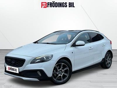 Begagnad Volvo V40 Ocean Race 114 HK (83 kW) 2014 Vit Halvkombi