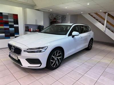 Vit Begagnad 2018 Volvo V60 Momentum Kombi | 205 900 kr (Marknadspris)