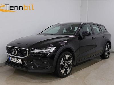 Begagnad Volvo V60 CC Momentum 190 HK (139 kW) 2020 Svart Kombi