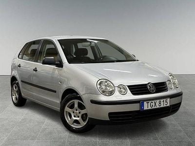 Begagnad VW Polo Basis 75 HK (55 kW) 2002 Silver Halvkombi