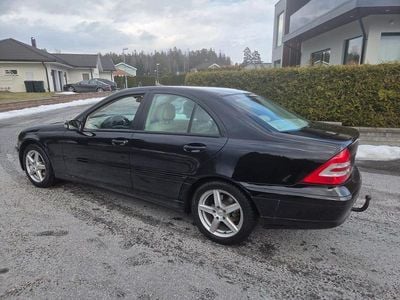 Begagnad Mercedes C180 143 HK (105 kW) 2006 Svart met