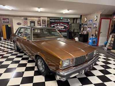 Begagnad Oldsmobile Cutlass 125 HK (91 kW) 1980 Brunmetallic Sedan
