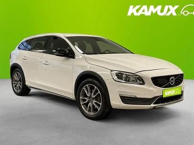 Begagnad Volvo V60 CC Standard 150 HK (110 kW) 2018 Vit Kombi