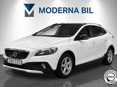 Begagnad Volvo V40 Momentum 114 HK (83 kW) 2014 Vit Halvkombi