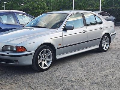 Begagnad BMW 523 170 HK (125 kW) 1997 Silver grå Sedan