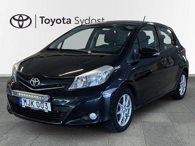 Begagnad Toyota Yaris 91 HK (66 kW) 2014 Svart Halvkombi