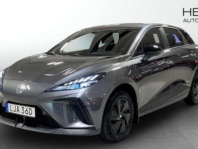 Grå Begagnad 2023 MG MG4 EV Halvkombi | 259 900 kr (Marknadspris)