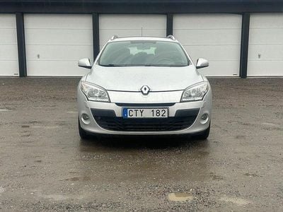 Begagnad Renault Mégane GrandTour 110 HK (80 kW) 2011 Silver Kombi