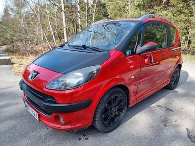 Röd Begagnad 2005 Peugeot 1007 Sport Minibuss | 39 900 kr