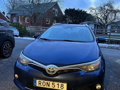 Blå metallic Begagnad 2016 Toyota Auris Touring Sports Kombi | 160 000 kr (Marknadspris)