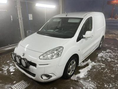 Begagnad 2014 Peugeot Partner Minibuss | 35 000 kr (Lite dyr)