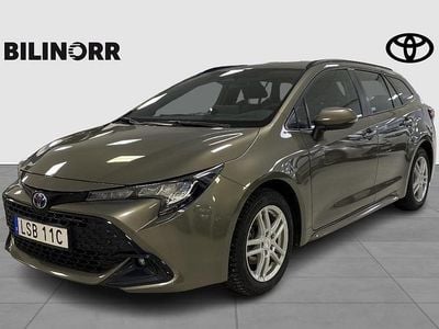 Grön Begagnad 2024 Toyota Corolla Active Kombi | 309 900 kr (Marknadspris)