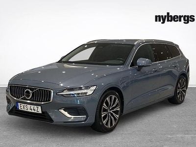 Grå Begagnad 2022 Volvo V60 Core Kombi | 319 000 kr (Marknadspris)