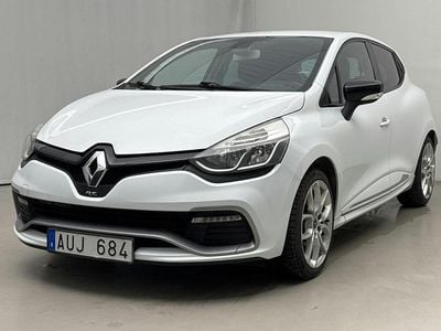 Vit Begagnad 2014 Renault Clio IV R.S. | 150 000 kr