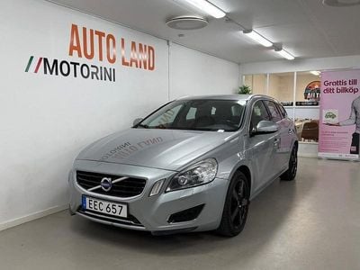 Silver Begagnad 2013 Volvo V60 Summum Kombi | 129 900 kr (Marknadspris)