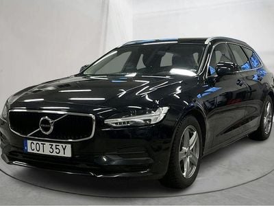 Svart Begagnad 2020 Volvo V90 Momentum Kombi | 209 000 kr (Marknadspris)
