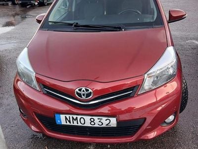 Begagnad Toyota Yaris Multidrive S 2014 Halvkombi