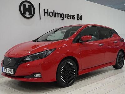 Röd Begagnad 2022 Nissan Leaf N-Connecta Halvkombi | 169 900 kr (Marknadspris)