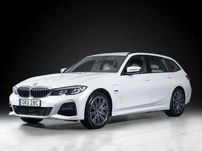 Vit Begagnad 2022 BMW 330 M Sport Kombi | 329 000 kr (Marknadspris)