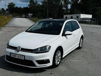Vit Begagnad 2015 VW Golf VII R-line Halvkombi | 149 000 kr (Lite dyr)