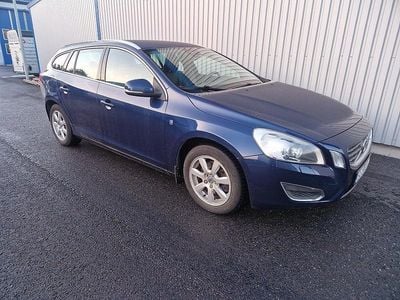 Blåmetallic Begagnad 2011 Volvo V60 Ocean Race Kombi | 139 500 kr (Marknadspris)
