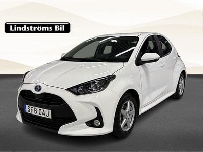 Begagnad Toyota Yaris 2024 Vit Halvkombi