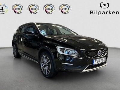 Svart Begagnad 2017 Volvo V60 CC Standard Kombi | 169 990 kr (Marknadspris)