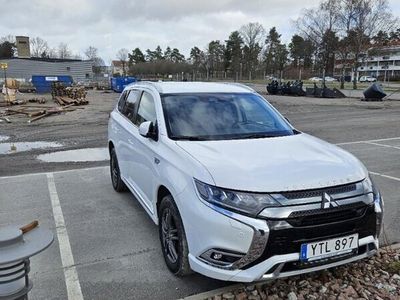 begagnad Mitsubishi Outlander P-HEV CVT Euro 6