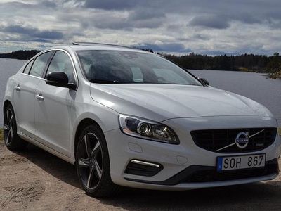 Begagnad Volvo S60 R-Design 150 HK (110 kW) 2014 Vit Sedan