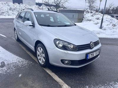 Begagnad VW Golf VI 102 HK (75 kW) 2011 Silver Halvkombi