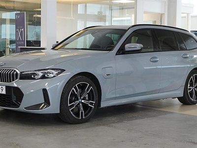 Grå Begagnad 2022 BMW 330e M Sport Kombi | 379 500 kr (Dyr)