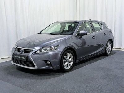 Begagnad Lexus CT200h Sport Line 136 HK (100 kW) 2014 Grå Halvkombi