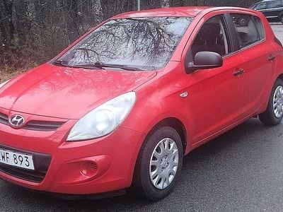 Röd Begagnad 2010 Hyundai i20 Select Halvkombi | 26 400 kr (Marknadspris)