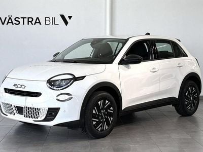 Vit Begagnad 2023 Fiat 600 Lounge Halvkombi | 269 900 kr