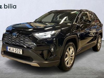 Svart Begagnad 2024 Toyota RAV4 Hybrid Executive SUV | 419 900 kr (Bra pris)
