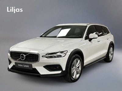 Vit Begagnad 2019 Volvo V60 CC SE Kombi | 279 000 kr (Marknadspris)