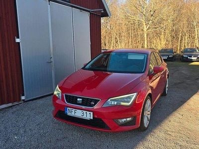 Begagnad Seat Leon FR 140 HK (102 kW) 2013 Röd Halvkombi