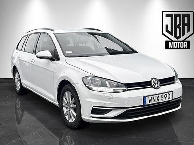 Vit Begagnad 2020 VW Golf VIII GT Kombi | 215 900 kr (Marknadspris)