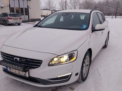 Begagnad 2015 Volvo V60 Kombi | 125 000 kr