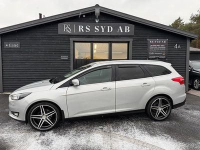 Grå Begagnad 2015 Ford Focus Titanium Kombi | 79 000 kr (Lite dyr)