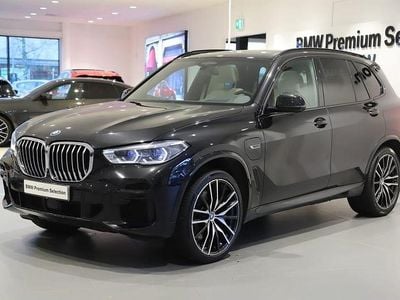 Svart Begagnad 2022 BMW X5 iPerformance SUV | 499 000 kr