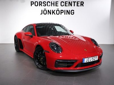 Porsche 911 Carrera 4 GTS