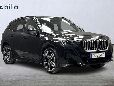 Svart Begagnad 2025 BMW X1 M Sport SUV | 428 900 kr (Marknadspris)